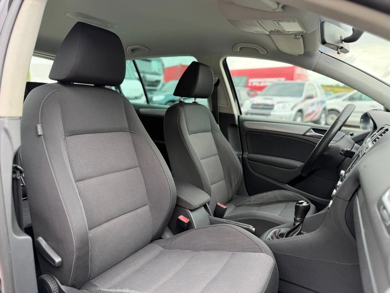 VW Golf 1.6TDI NAVI, снимка 15 - Автомобили и джипове - 54402540