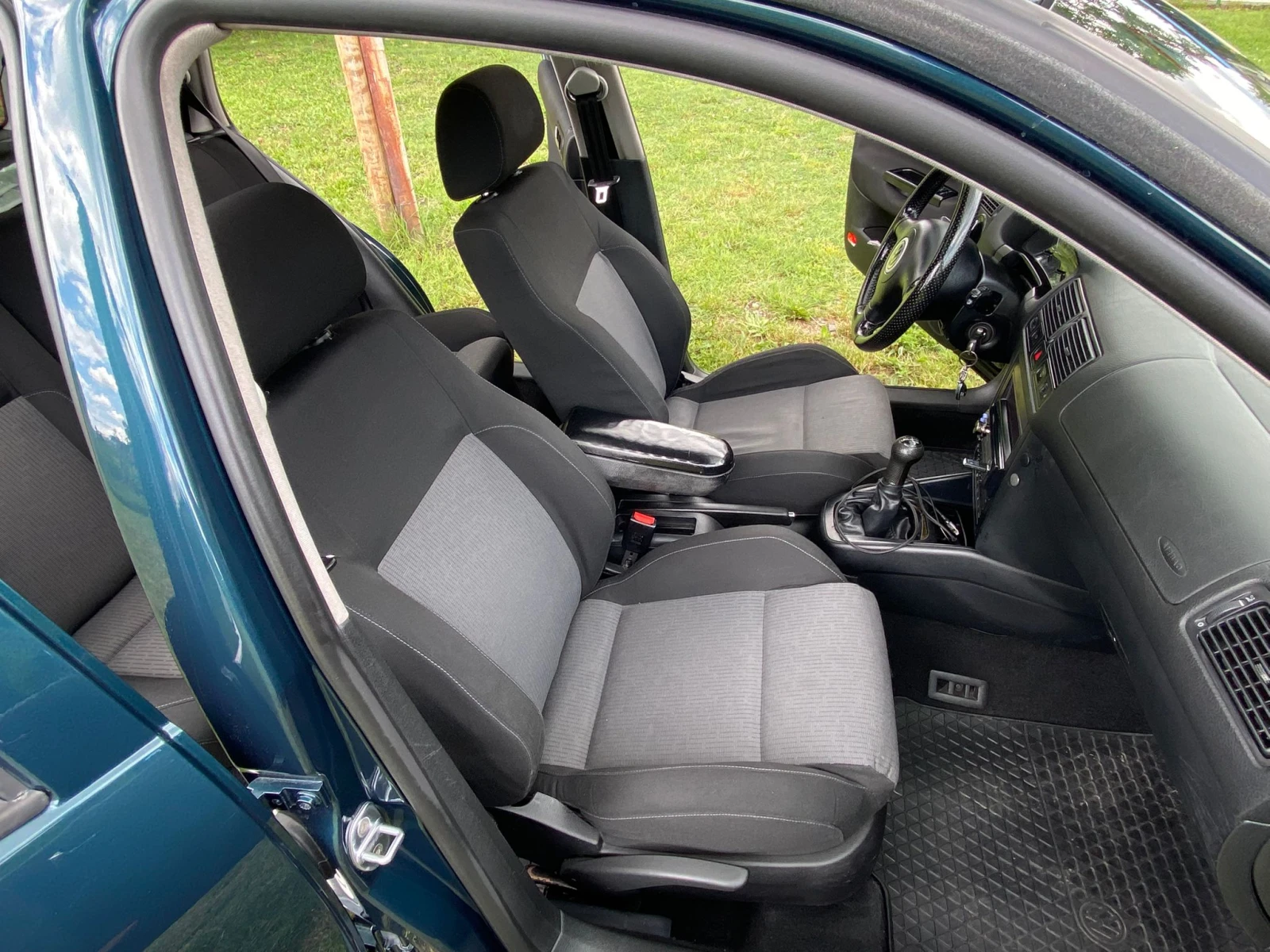 VW Golf 4 , снимка 13 - Автомобили и джипове - 54900296