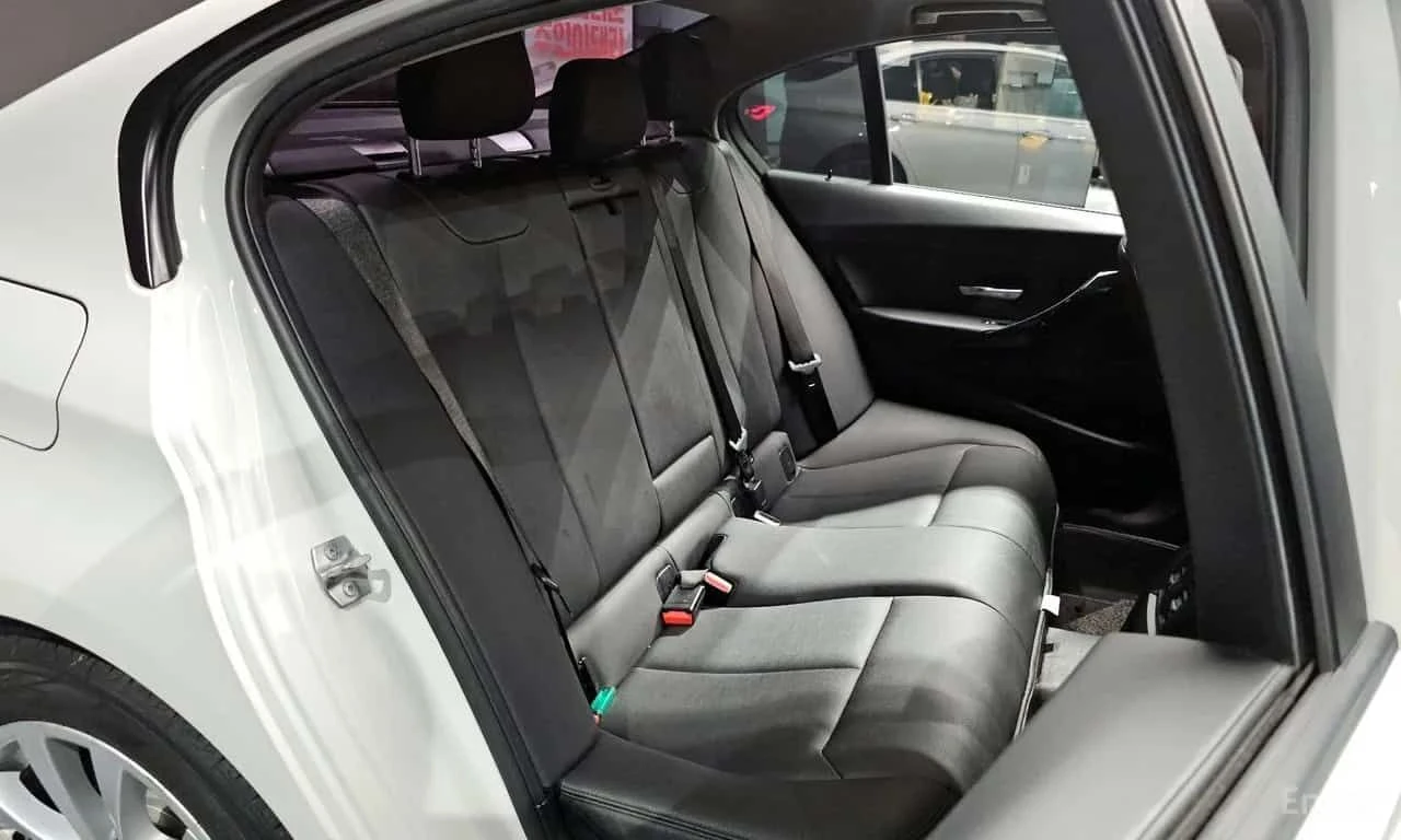 BMW 320 КРАЙНА ЦЕНА ДО БЪЛГАРИЯ * АВТОКРЕДИТ, снимка 11 - Автомобили и джипове - 55570967