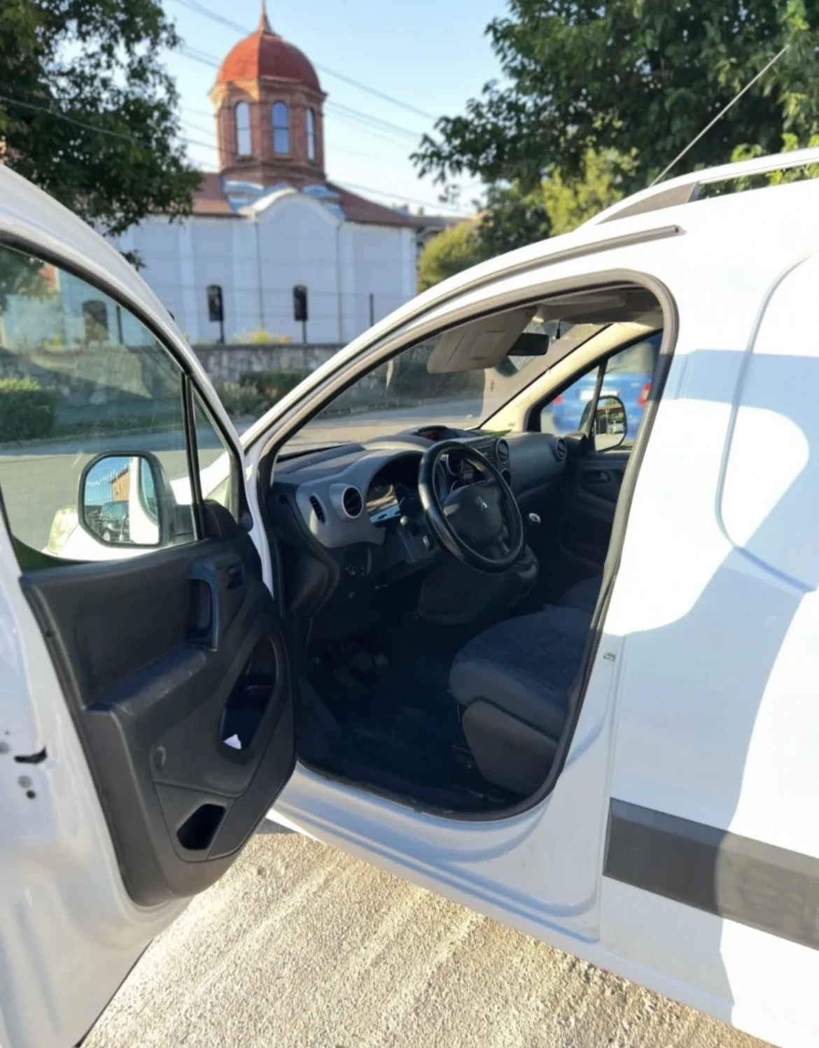 Peugeot Partner 1.6HDI, снимка 6 - Автомобили и джипове - 56150921