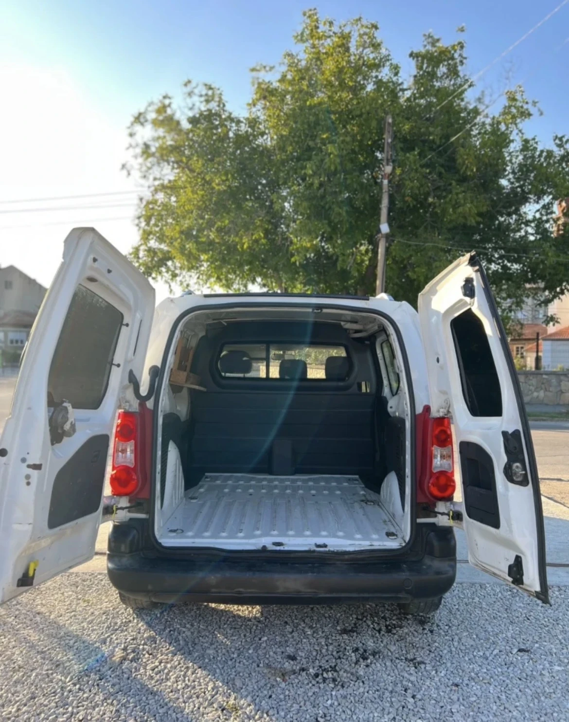 Peugeot Partner 1.6HDI, снимка 10 - Автомобили и джипове - 56150921
