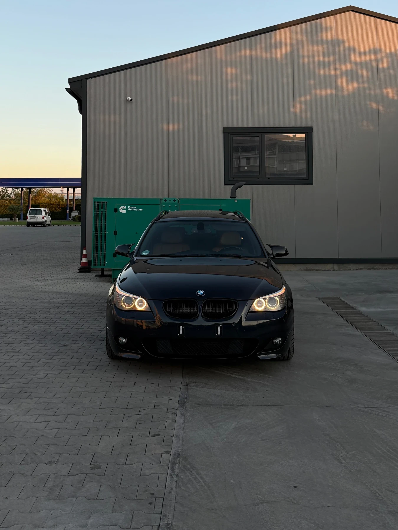 BMW 530 LCI EDITION , снимка 2 - Автомобили и джипове - 56299985