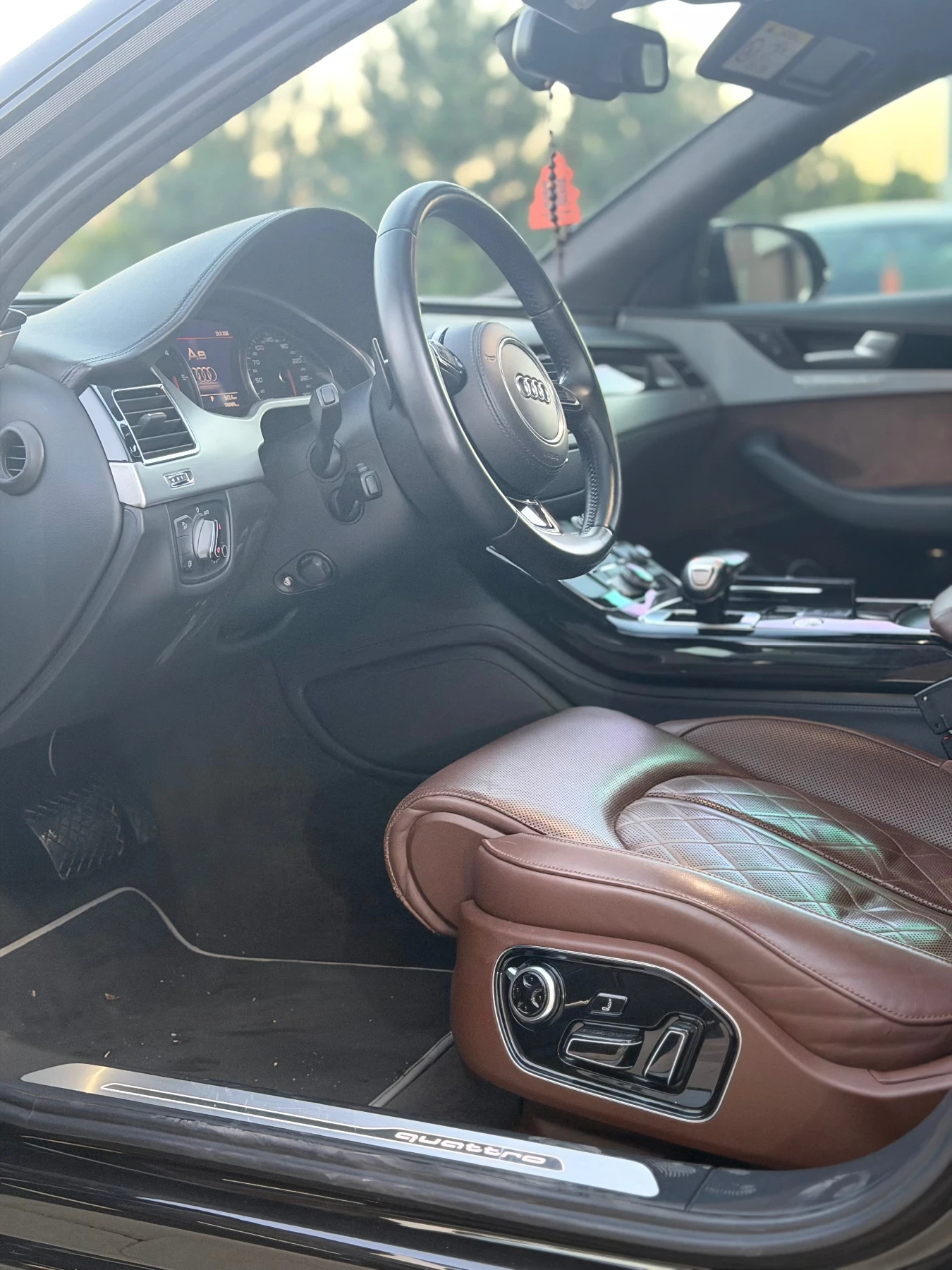 Audi A8 Exclusive 4, 2 TDI, снимка 7 - Автомобили и джипове - 56305630