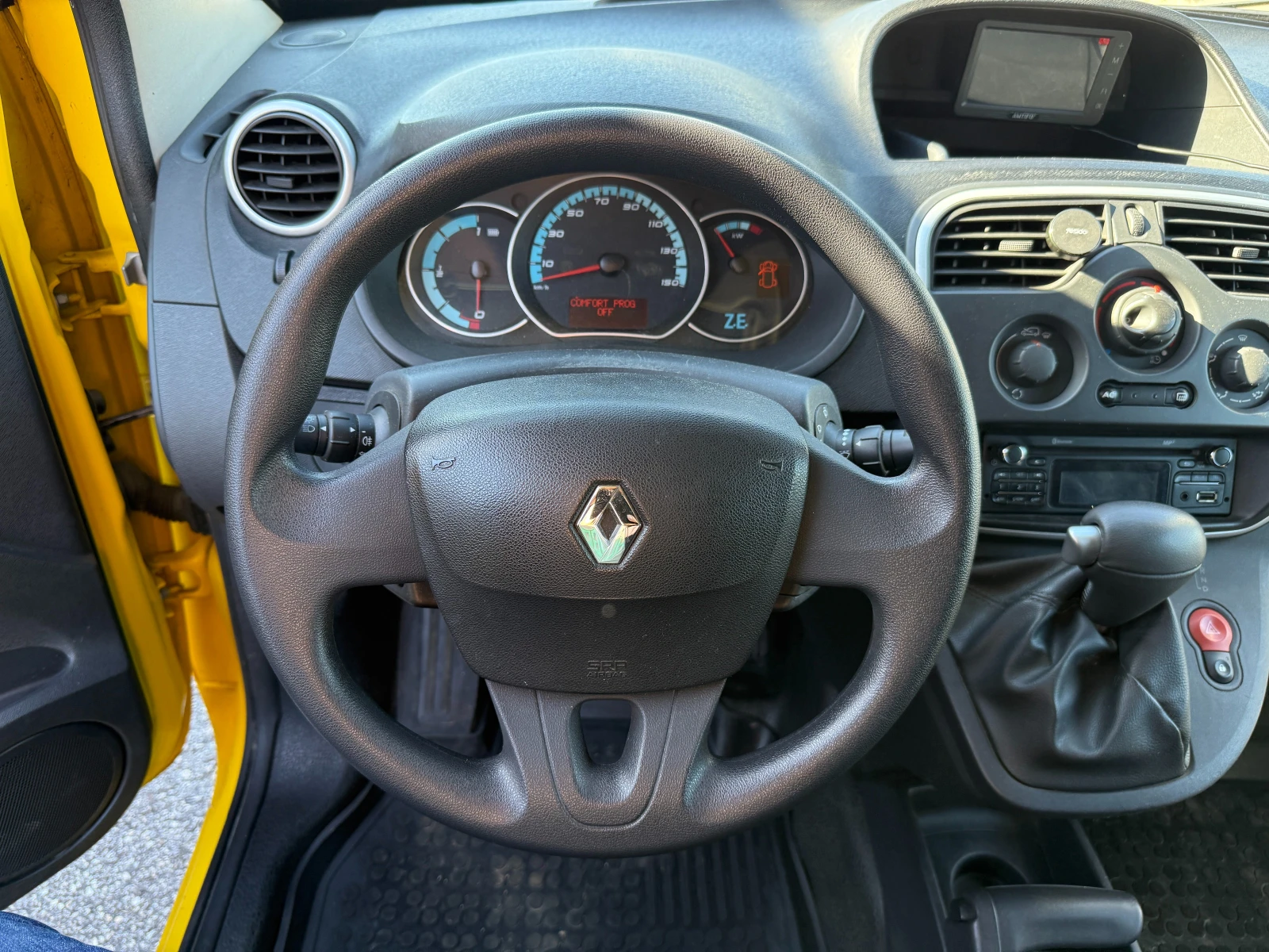 Renault Kangoo Електро Задна Камера, снимка 10 - Автомобили и джипове - 56566286