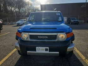 Toyota Fj cruiser 4x4* Автоматик* Без Ръжда, снимка 2