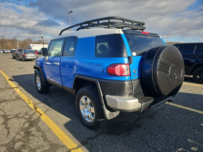 Toyota Fj cruiser 4x4* Автоматик* Без Ръжда, снимка 4 - Автомобили и джипове - 48293519