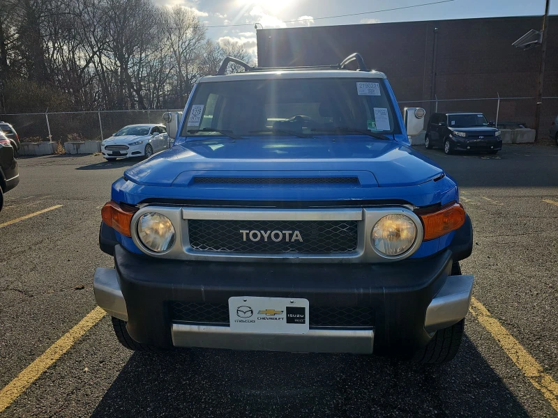 Toyota Fj cruiser 4x4* Автоматик* Без Ръжда, снимка 2 - Автомобили и джипове - 48293519