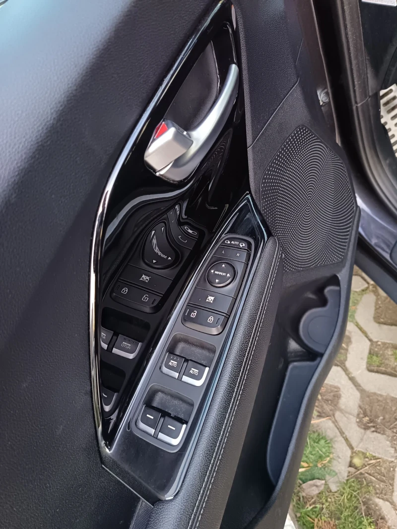 Kia Niro, снимка 4 - Автомобили и джипове - 48590735