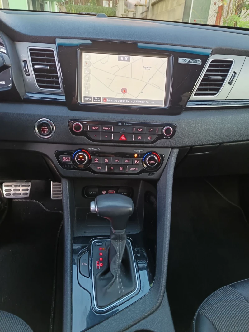 Kia Niro, снимка 8 - Автомобили и джипове - 48590735