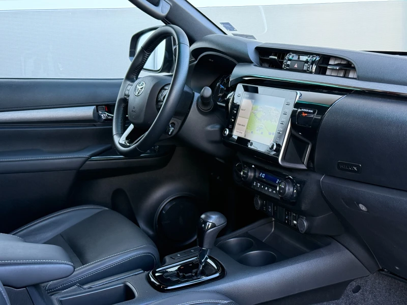 Toyota Hilux, снимка 15 - Автомобили и джипове - 51805500