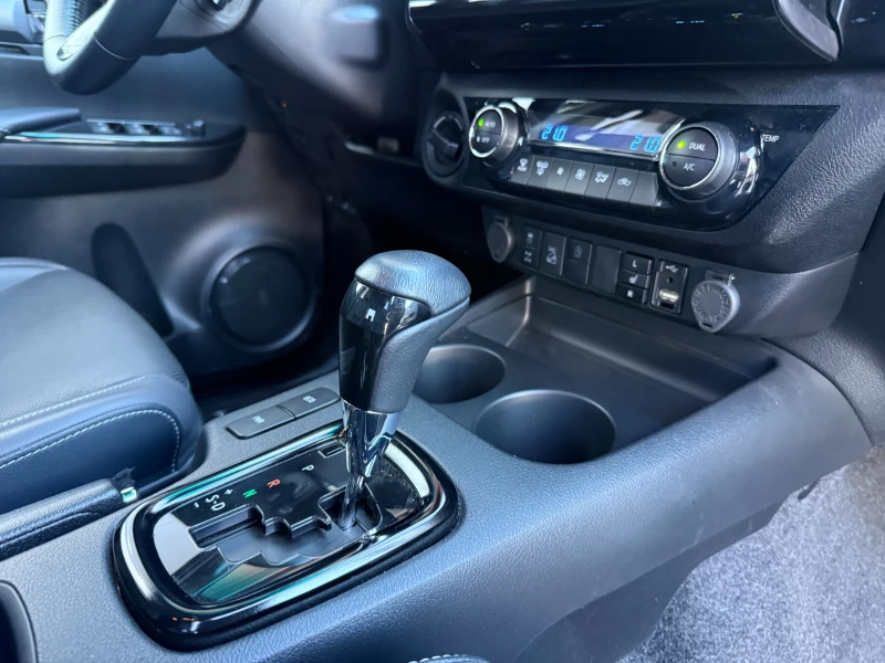 Toyota Hilux, снимка 17 - Автомобили и джипове - 51805500