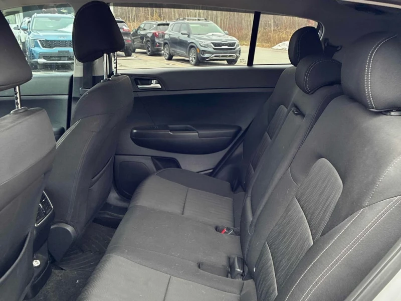 Kia Sportage * LX * CARFAX * БЕЗ ПЪРВОНАЧАЛНА ВНОСКА, снимка 14 - Автомобили и джипове - 52747856