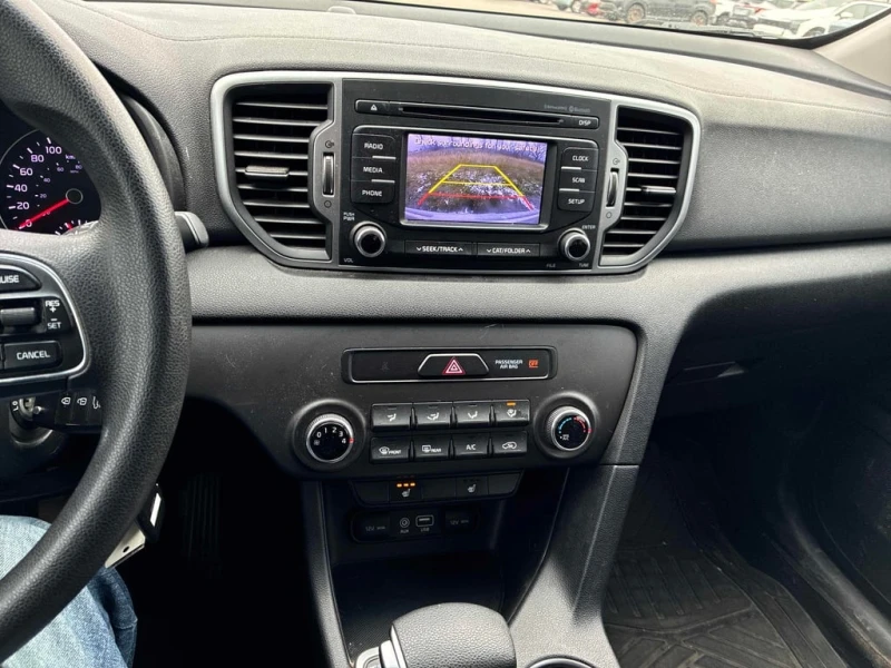Kia Sportage * LX * CARFAX * БЕЗ ПЪРВОНАЧАЛНА ВНОСКА, снимка 9 - Автомобили и джипове - 52747856