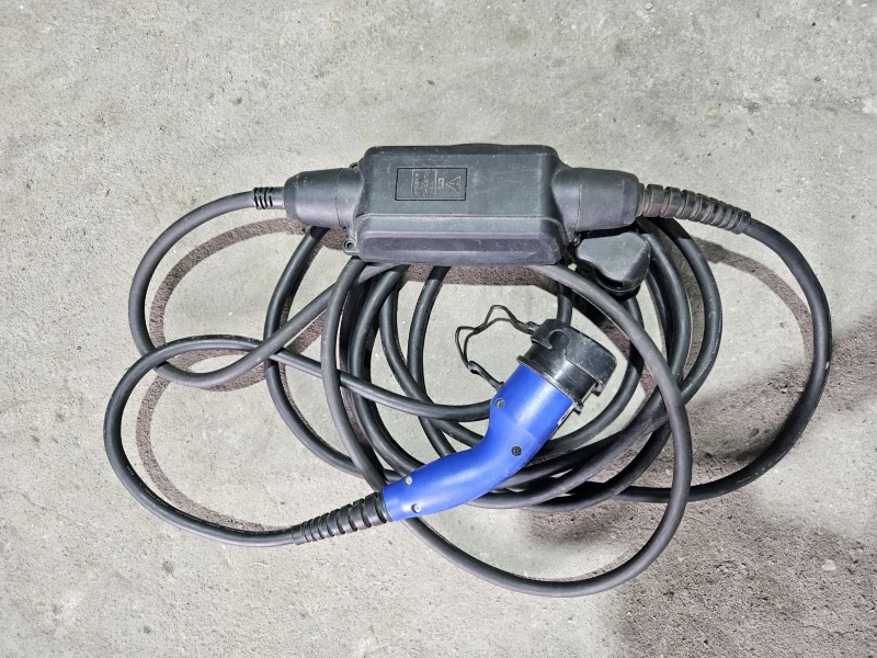 Toyota Rav4 Plug-in//JBL, снимка 13 - Автомобили и джипове - 52750644