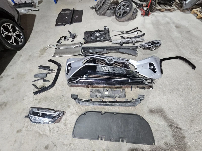 Toyota Rav4 Plug-in//JBL, снимка 12 - Автомобили и джипове - 52750644