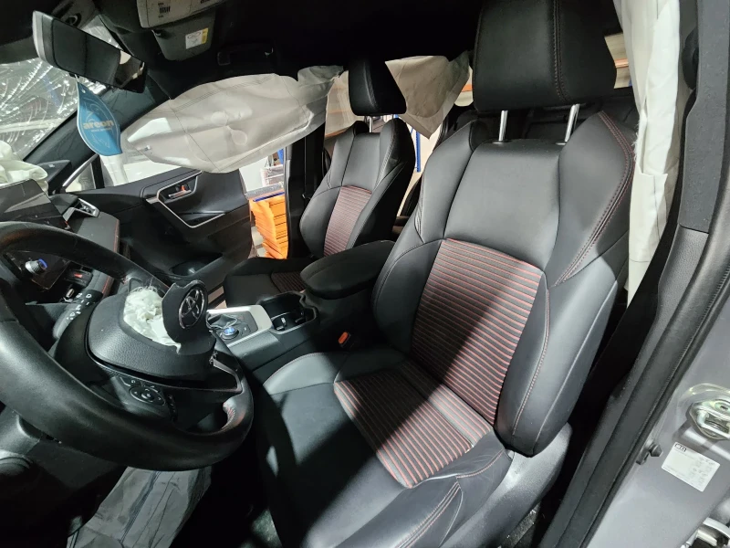 Toyota Rav4 Plug-in//JBL, снимка 9 - Автомобили и джипове - 52750644