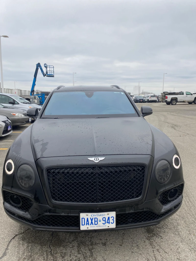Bentley Bentayga * W12* Keyless* Pano* Navi* Carfax* 360, снимка 2 - Автомобили и джипове - 53310645