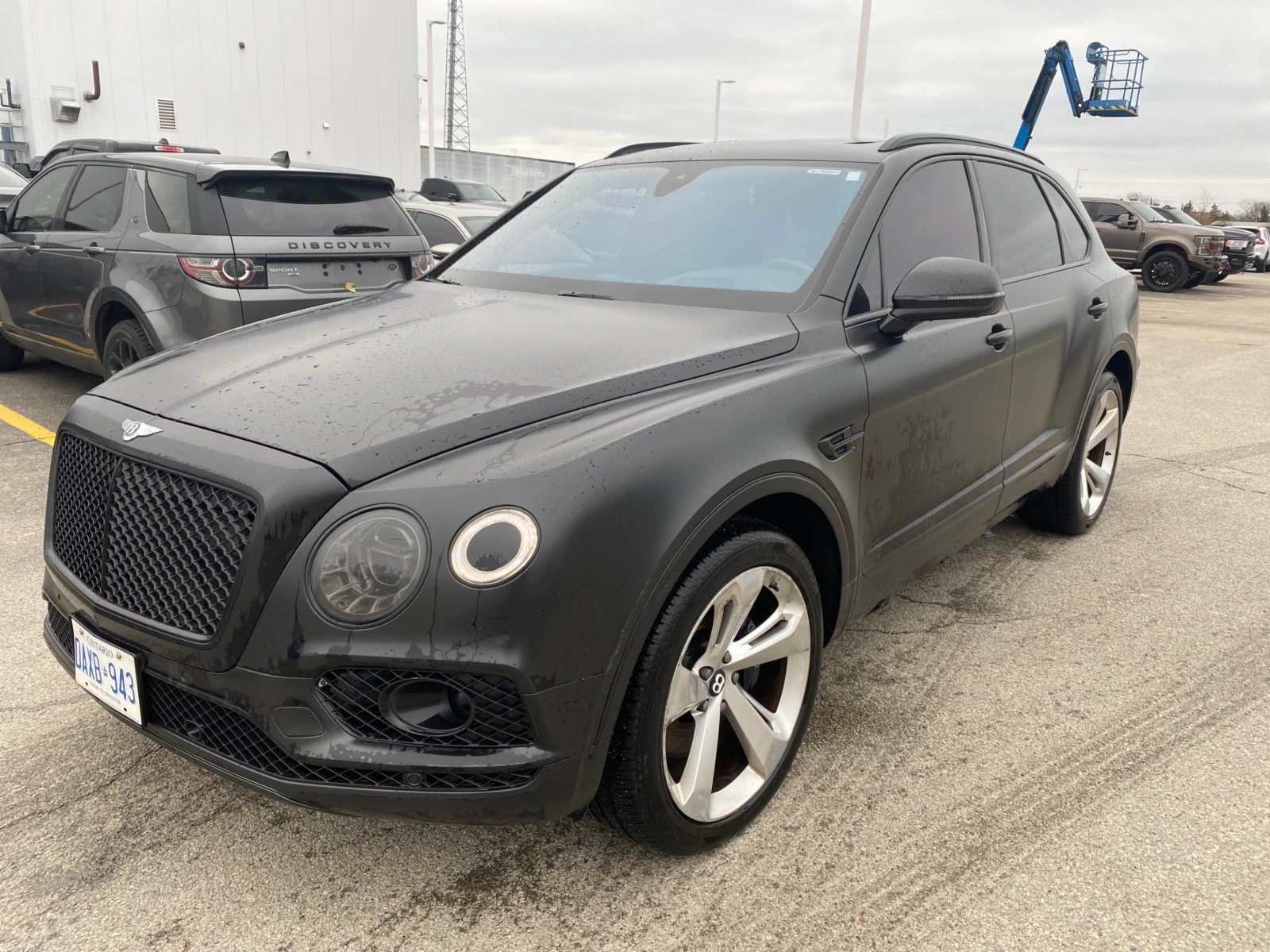 Bentley Bentayga * W12* Keyless* Pano* Navi* Carfax* 360, снимка 1
