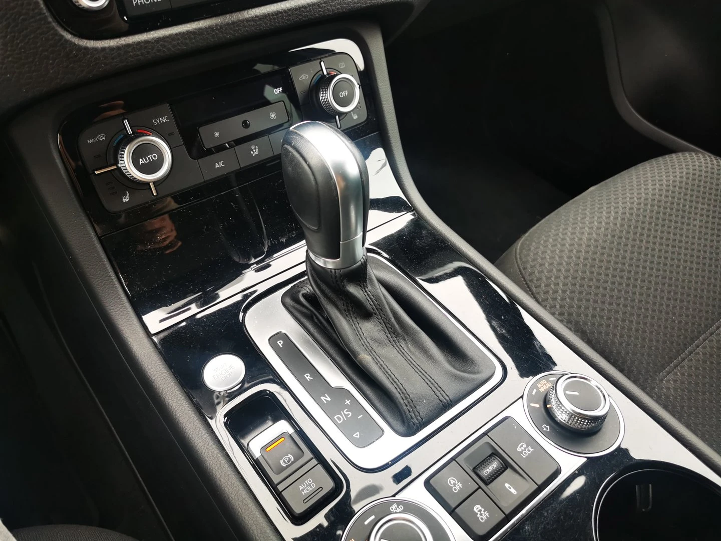 VW Touareg V6 TDI BMT 4MOTION, снимка 9 - Автомобили и джипове - 55642125