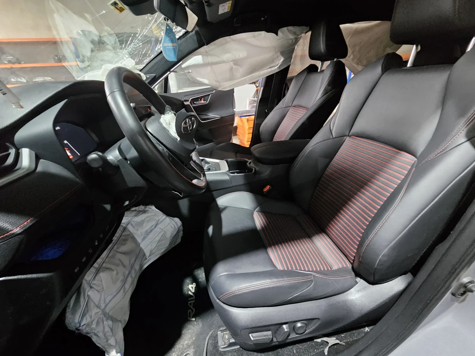 Toyota Rav4 Plug-in//JBL - изображение 7