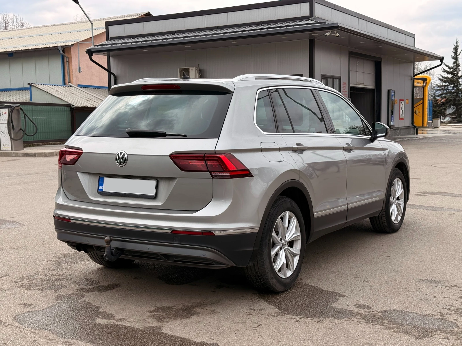 VW Tiguan 2.0 TSI * 4Motion * Distronic * , снимка 4 - Автомобили и джипове - 54033575