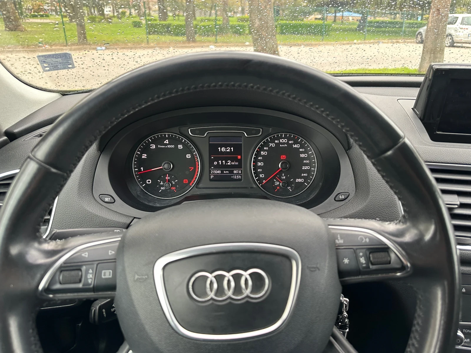 Audi Q3 2.0 TFSI quattro регистрирана, снимка 11 - Автомобили и джипове - 54173220