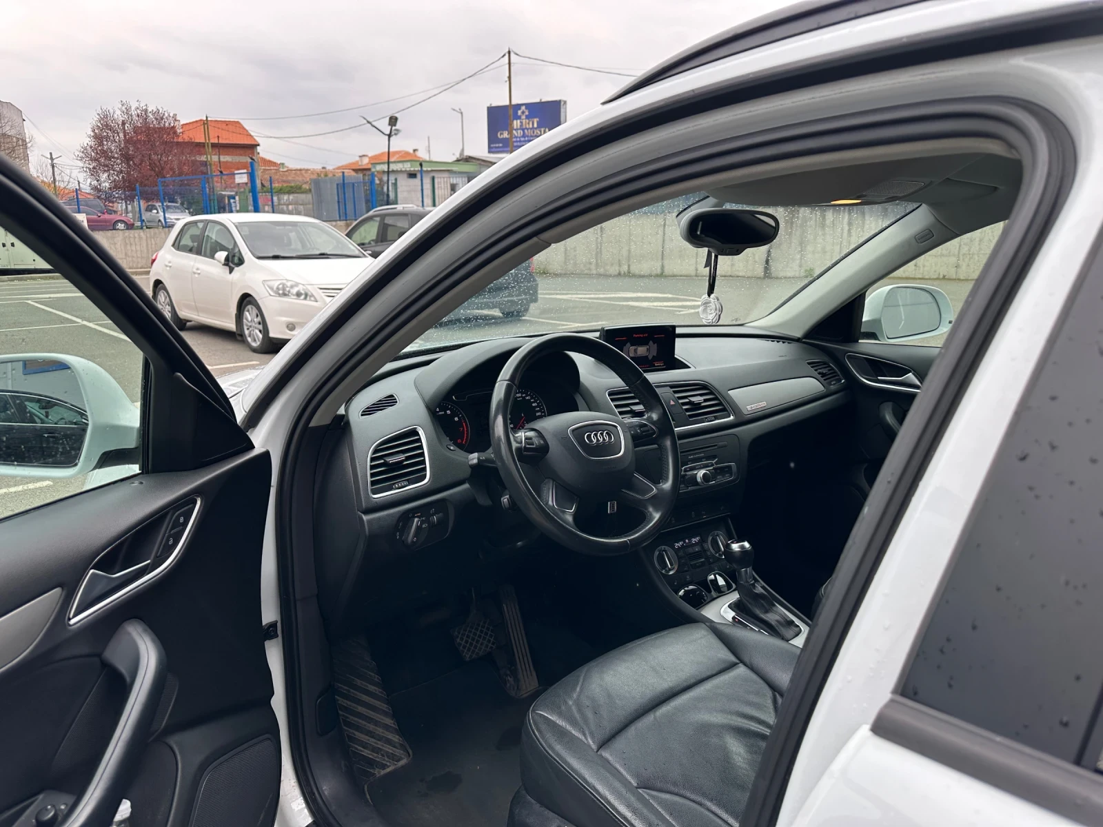 Audi Q3 2.0 TFSI quattro регистрирана, снимка 9 - Автомобили и джипове - 54173220