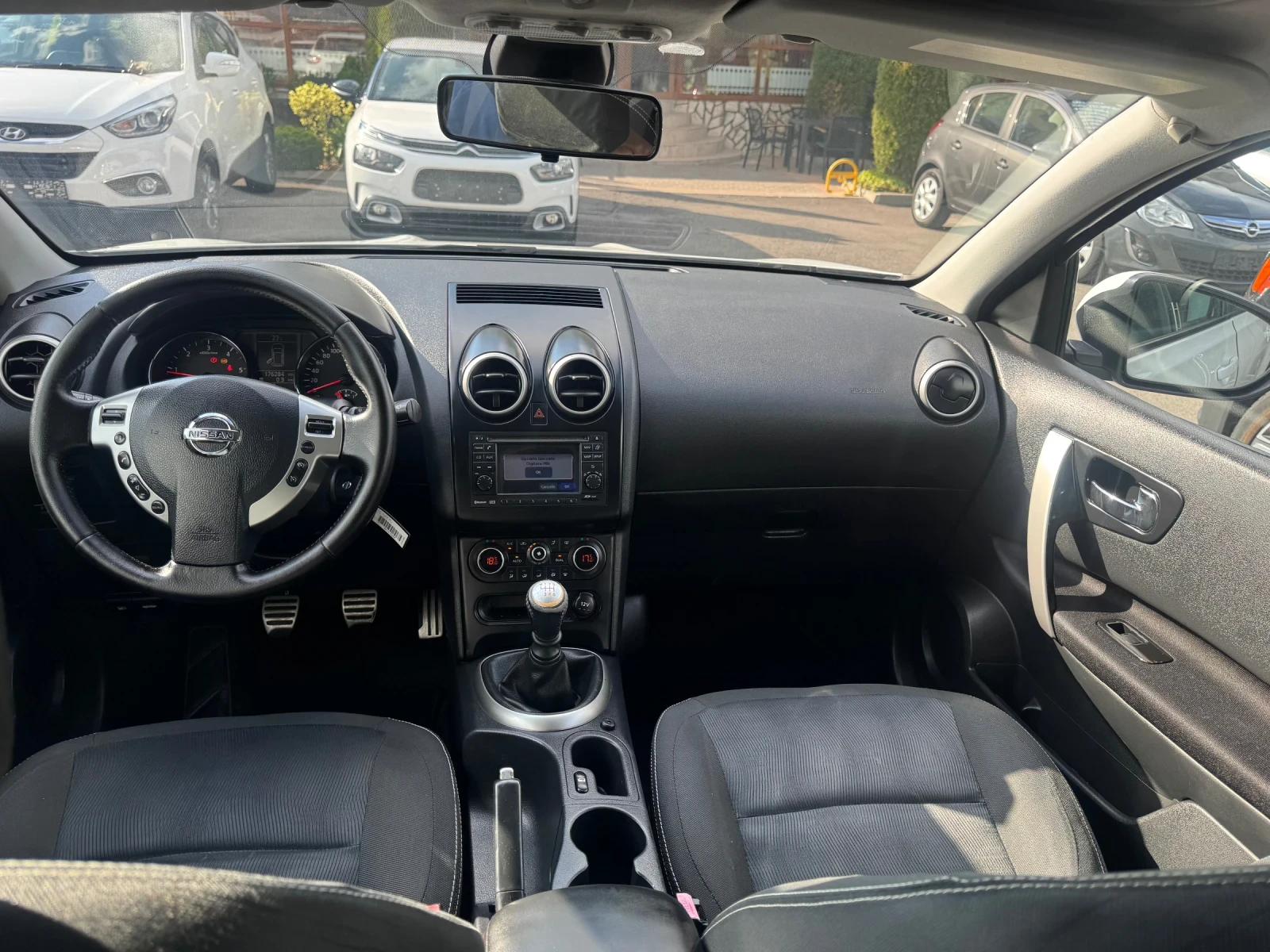 Nissan Qashqai 1.5dci PANORAMA-7 местен, снимка 10 - Автомобили и джипове - 54755585