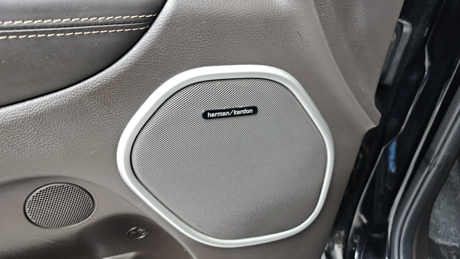 Jeep Grand cherokee SUMMIT* 8ZF* ОБДУХ* DIS* HARMAN* КРАЙНА ЦЕНА, снимка 10 - Автомобили и джипове - 54863154