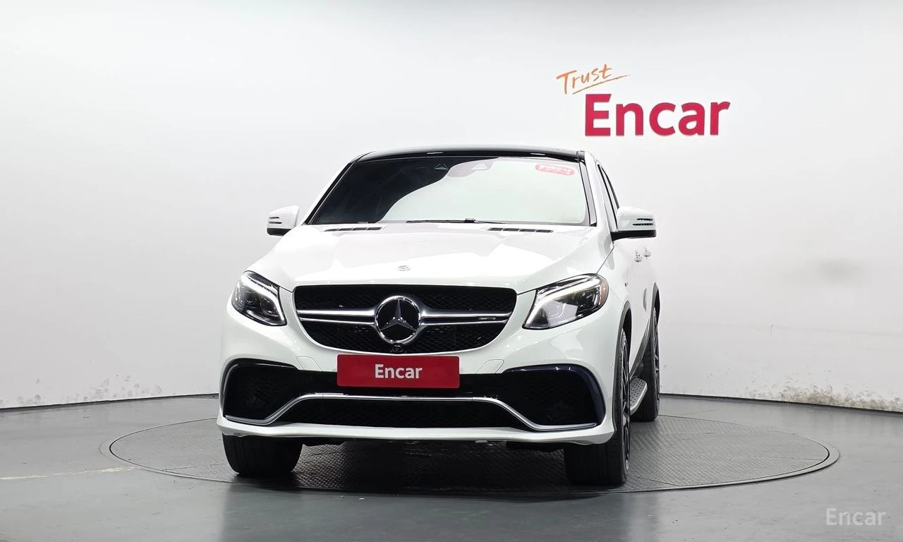Mercedes-Benz GLE 63 S AMG HARMON* KARDON* ОБДУХВАНЕ* ПАНОРАМА* МАСАЖ* КЕЙЛЕС, снимка 3 - Автомобили и джипове - 56120471