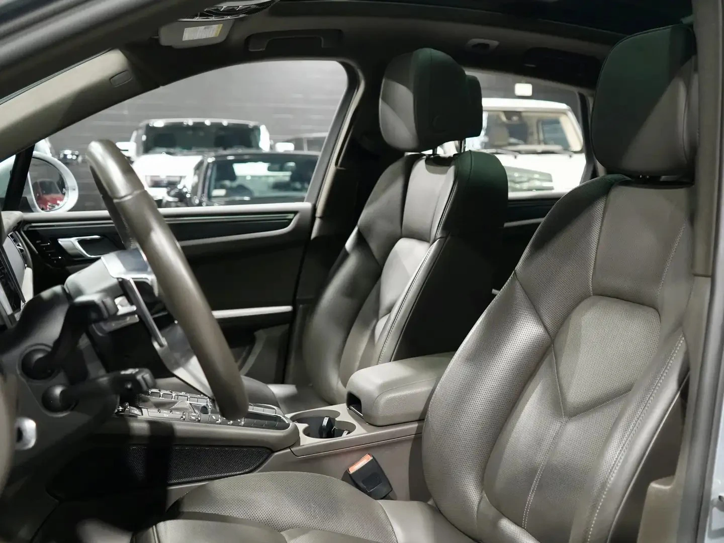 Porsche Macan PANORAMA | BOSE | 360  | ОБДУХВАНЕ | PDK | , снимка 10 - Автомобили и джипове - 56725761