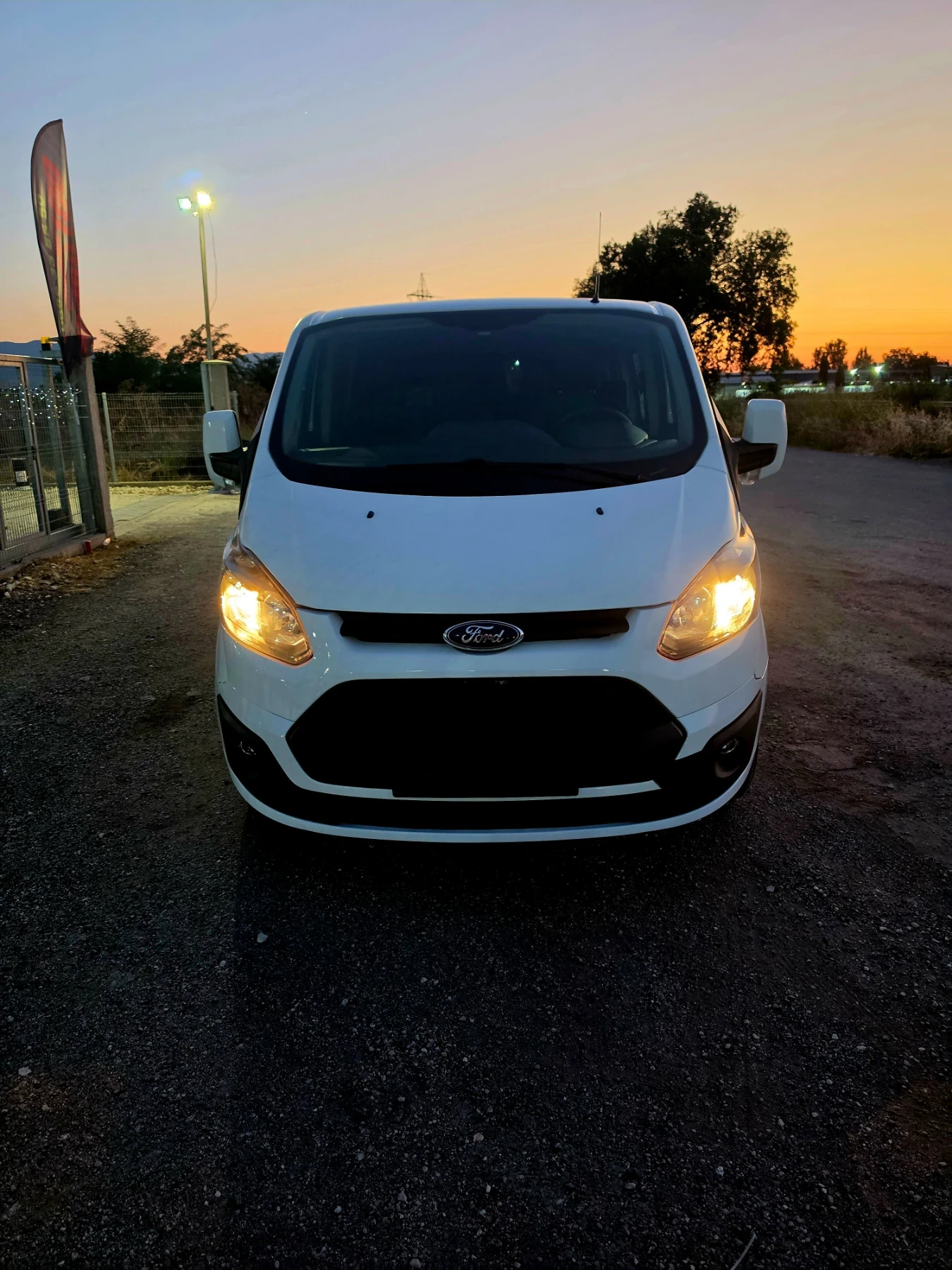 Ford Transit Custom 6 Местен, снимка 2 - Бусове и автобуси - 55533420