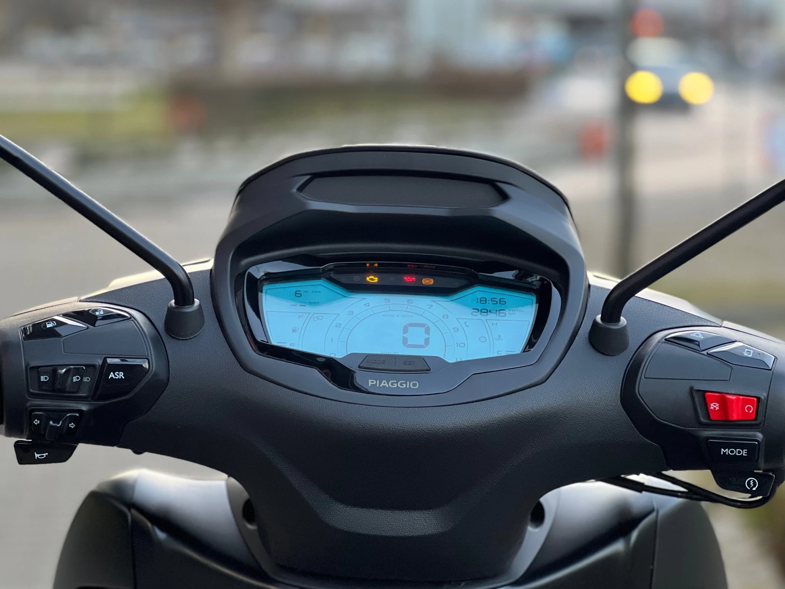 Piaggio Beverly 400 Deep Black - изображение 10