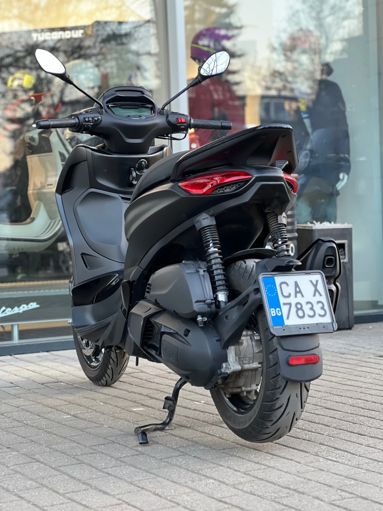 Piaggio Beverly 400 Deep Black - изображение 5