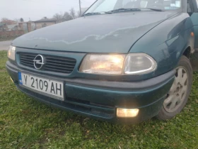 Opel Astra  1