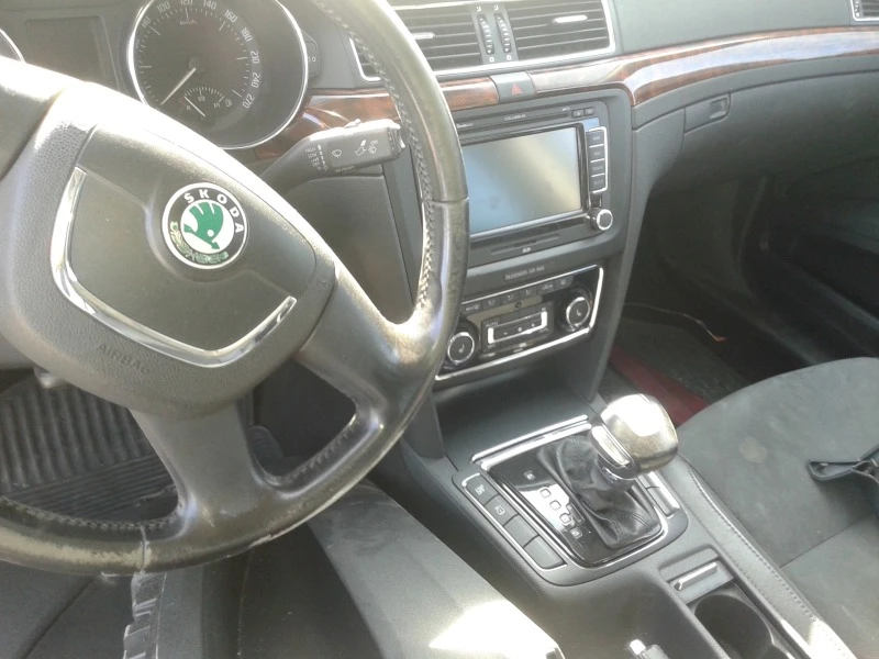 Skoda Superb 3,6 v6.на 4асти, снимка 8 - Автомобили и джипове - 22853716