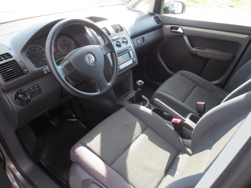 VW Touran 2.0 i METAH, снимка 9 - Автомобили и джипове - 47615383