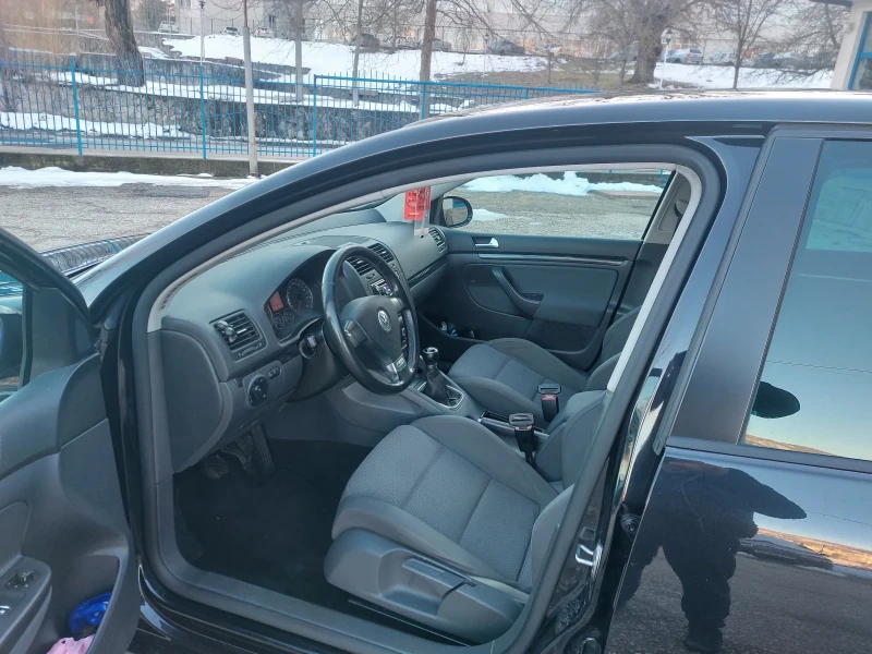 VW Golf 1.9 TDI, снимка 5 - Автомобили и джипове - 48744536