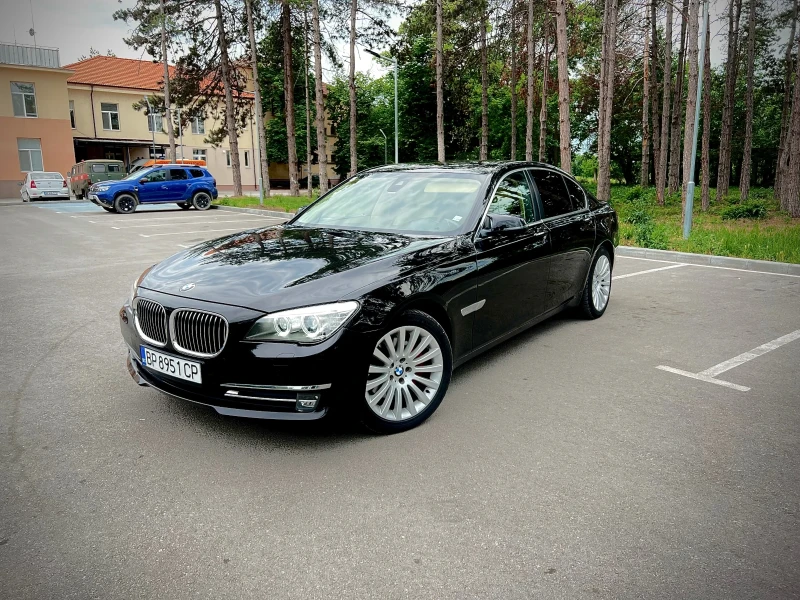 BMW 730 Individual * Facelift * Digital, снимка 2 - Автомобили и джипове - 51209252