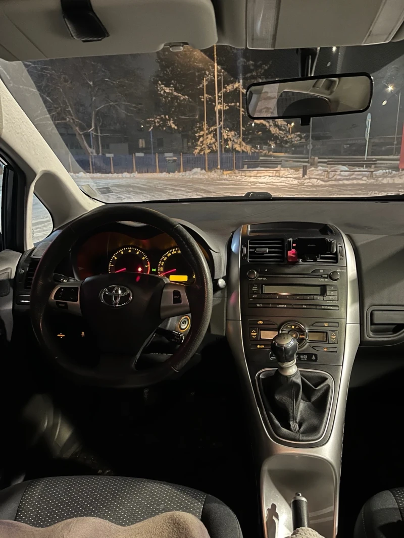 Toyota Auris 1.6 газ 132кс, снимка 11 - Автомобили и джипове - 53093697