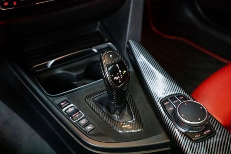 BMW 340 2018 xDrive * CARFAX * БЕЗ ПЪРВОНАЧАЛНА ВНОСКА, снимка 16 - Автомобили и джипове - 53099027