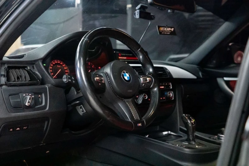 BMW 340 2018 xDrive * CARFAX * БЕЗ ПЪРВОНАЧАЛНА ВНОСКА, снимка 12 - Автомобили и джипове - 53099027