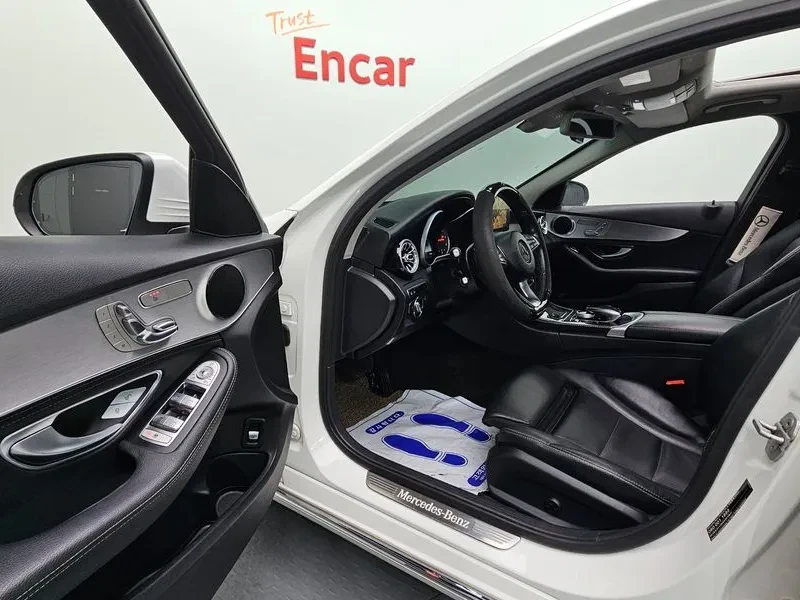 Mercedes-Benz C 220 Avantgarde, снимка 9 - Автомобили и джипове - 53074253