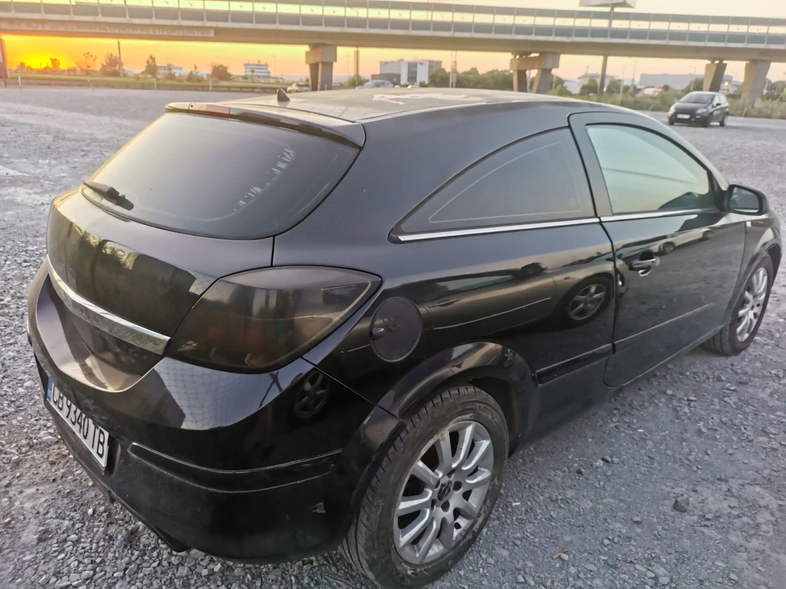 Opel Astra GTC - изображение 3