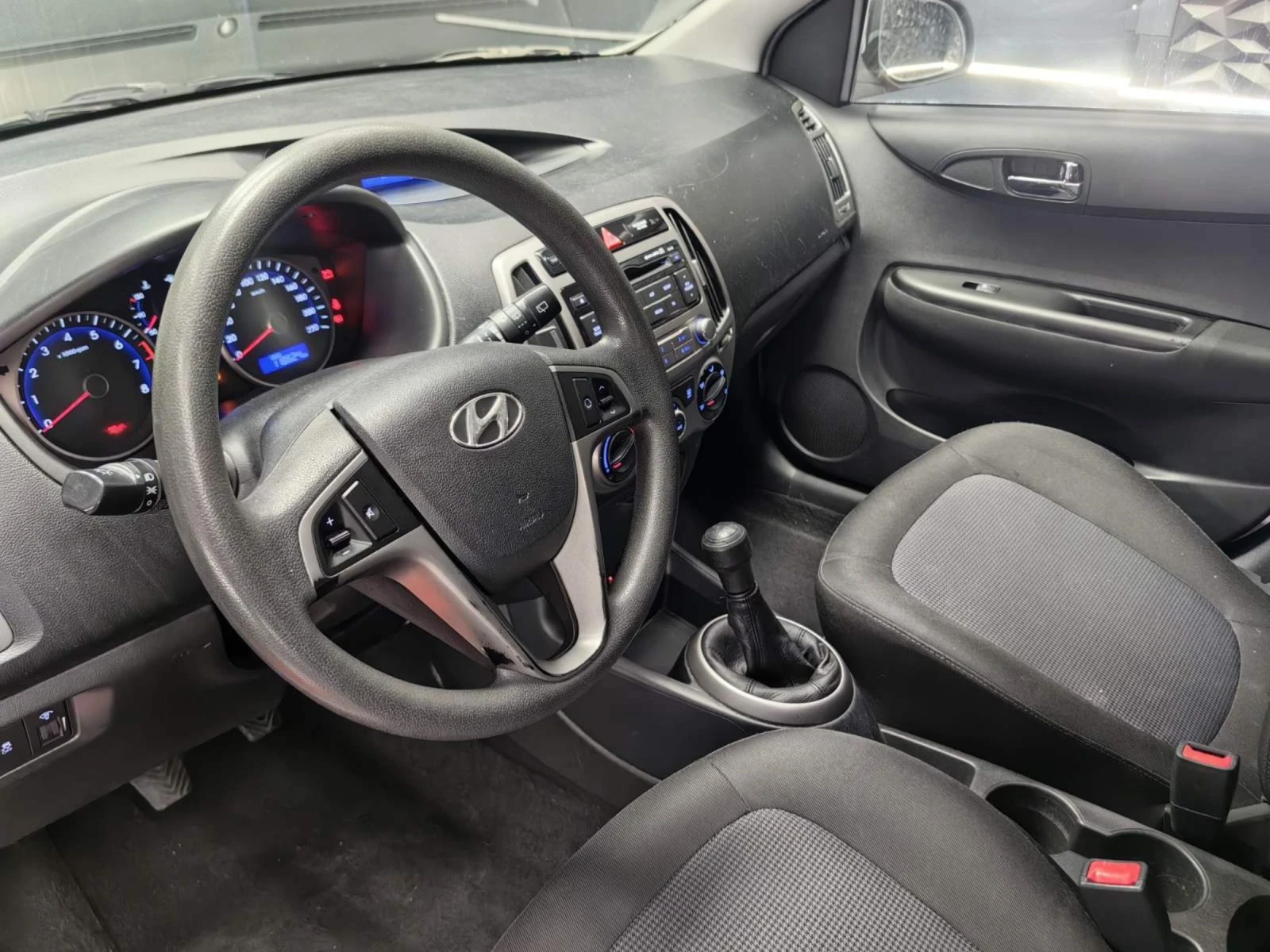 Hyundai I20 1.25i* БЕНЗИН/ГАЗ* EURO5* КЛИМА* MULTI* TOP*  - изображение 5