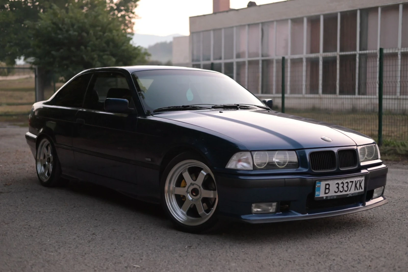 BMW 320  - изображение 2