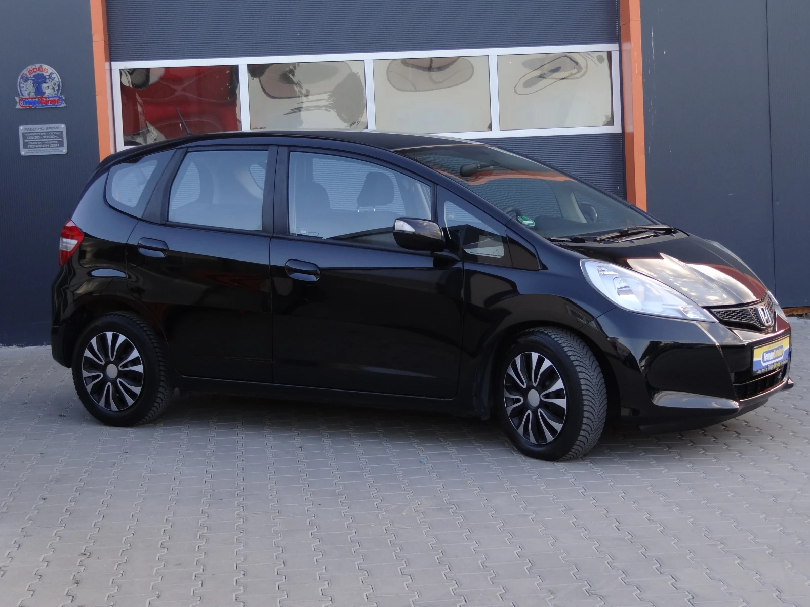 Honda Jazz 1.4i - 100k.c. / Автоматик - CVT / Euro - 5 / - изображение 6
