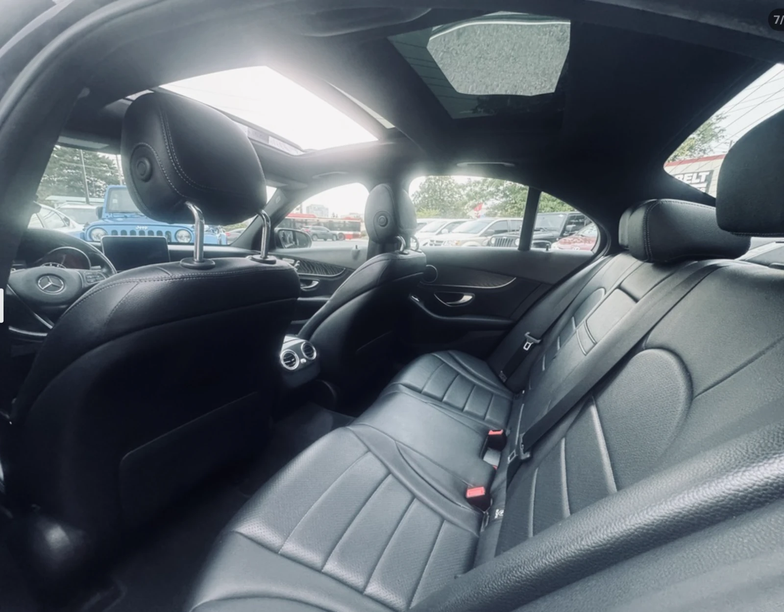 Mercedes-Benz C 300 4MATIC - изображение 7