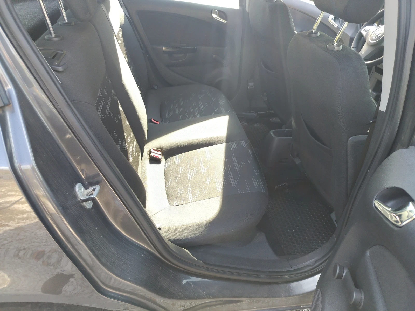 Opel Corsa 1.2 benzin | Mobile.bg — изображение 11
