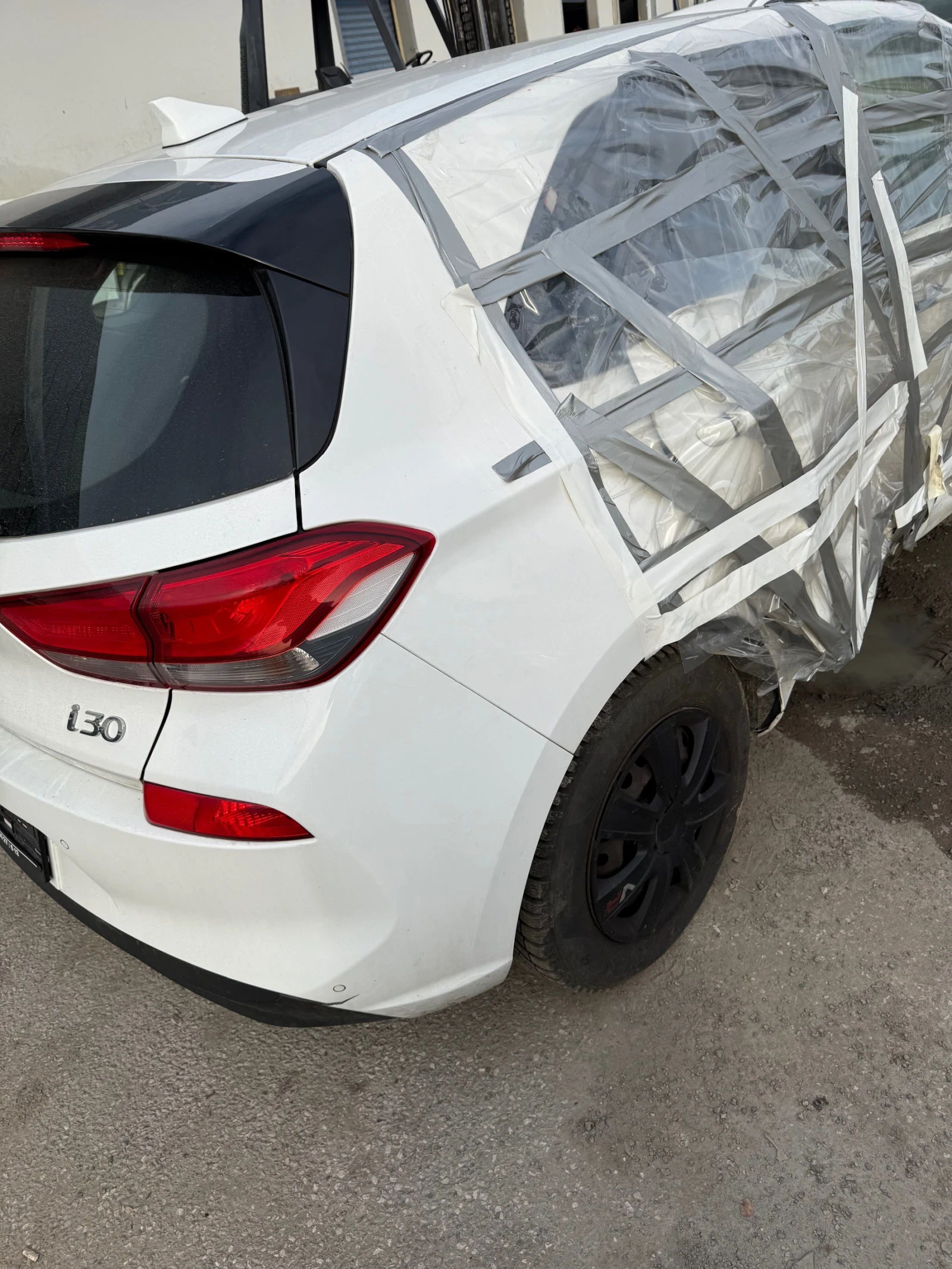 Hyundai I30 1.4, снимка 3 - Автомобили и джипове - 53720324